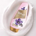 Velvet Body Wash Black Orchid & Hibiscus 140ML - Image 2